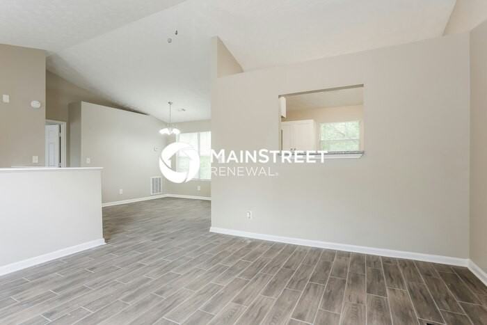 6401 Alford Cir - Photo 3 of 15