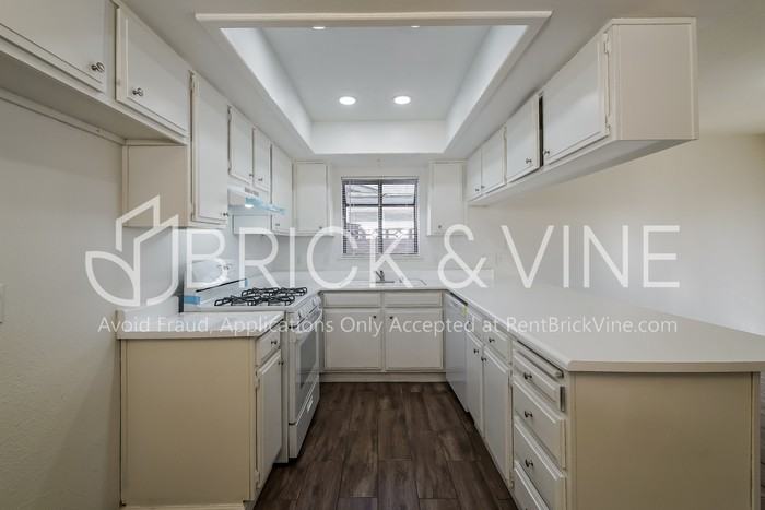 2702 E Lingard St - Photo 2 of 18