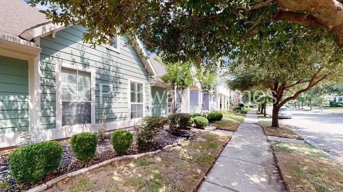 1113 Wenk Dr - Photo 2 of 38