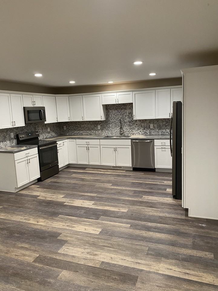 247 E Walnut St #B - Photo 2 of 12