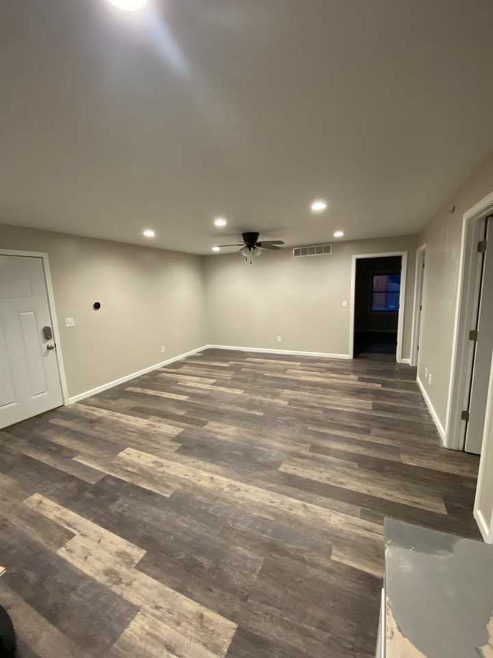 247 E Walnut St #B - Photo 4 of 12