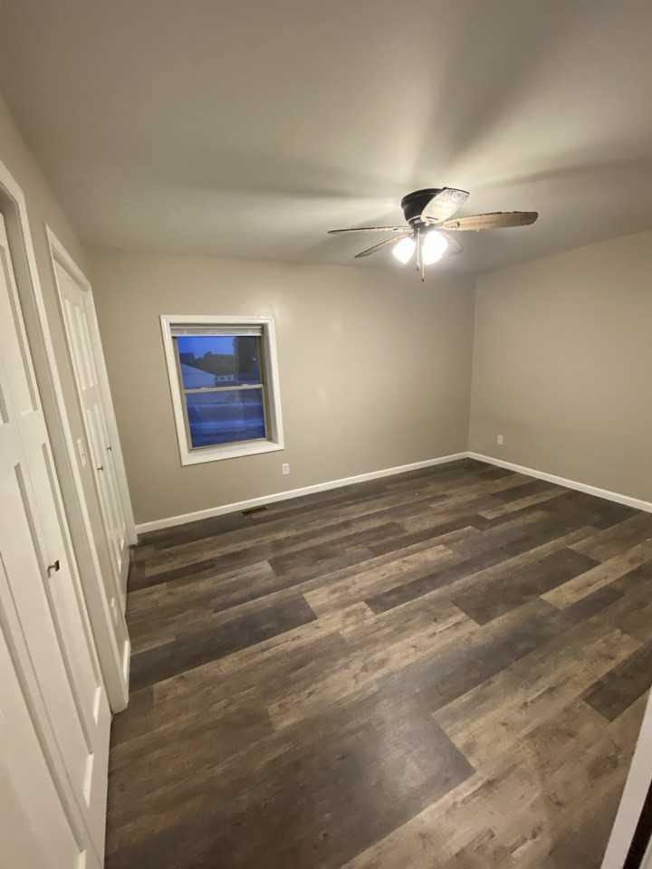 247 E Walnut St #B - Photo 5 of 12