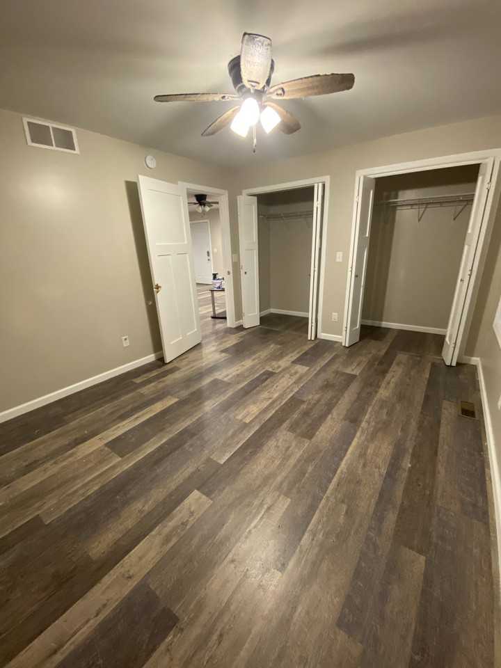 247 E Walnut St #B - Photo 6 of 12