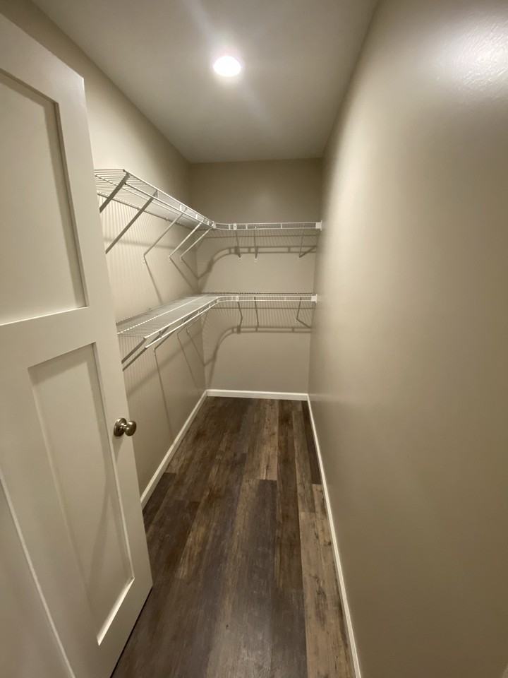247 E Walnut St #B - Photo 7 of 12