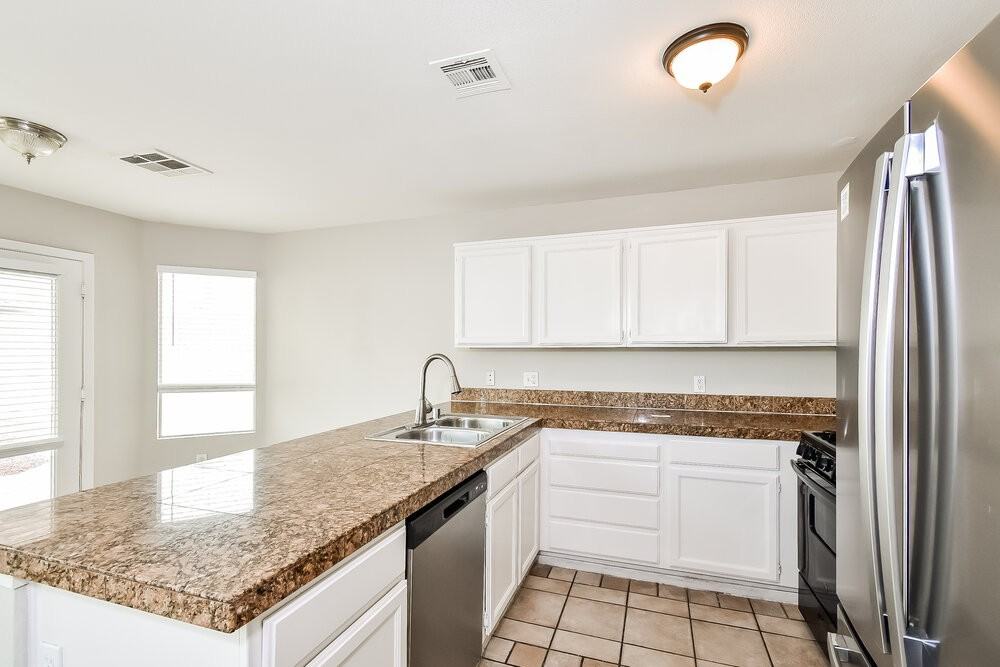 6048 Belladonna Cir - Photo 7 of 17