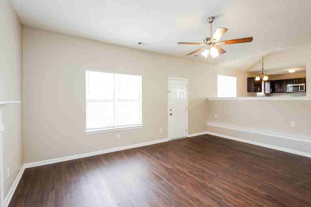 3527 Mcintosh Ln - Photo 4 of 17