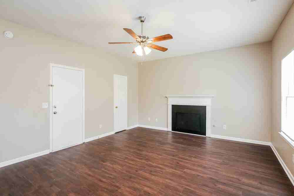 3527 Mcintosh Ln - Photo 6 of 17