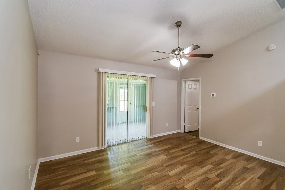 509 Shamrock Ave S - Photo 3 of 16