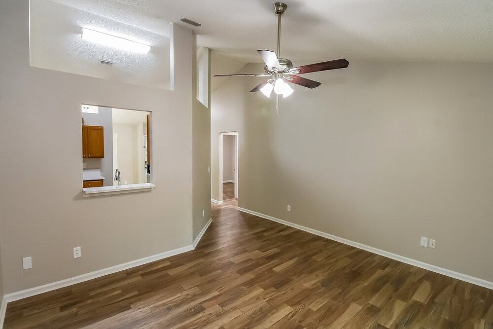 509 Shamrock Ave S - Photo 4 of 16