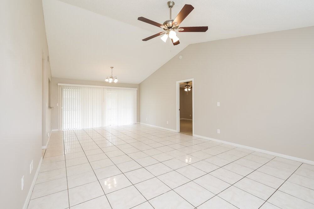 704 Maderia Ct - Photo 4 of 16