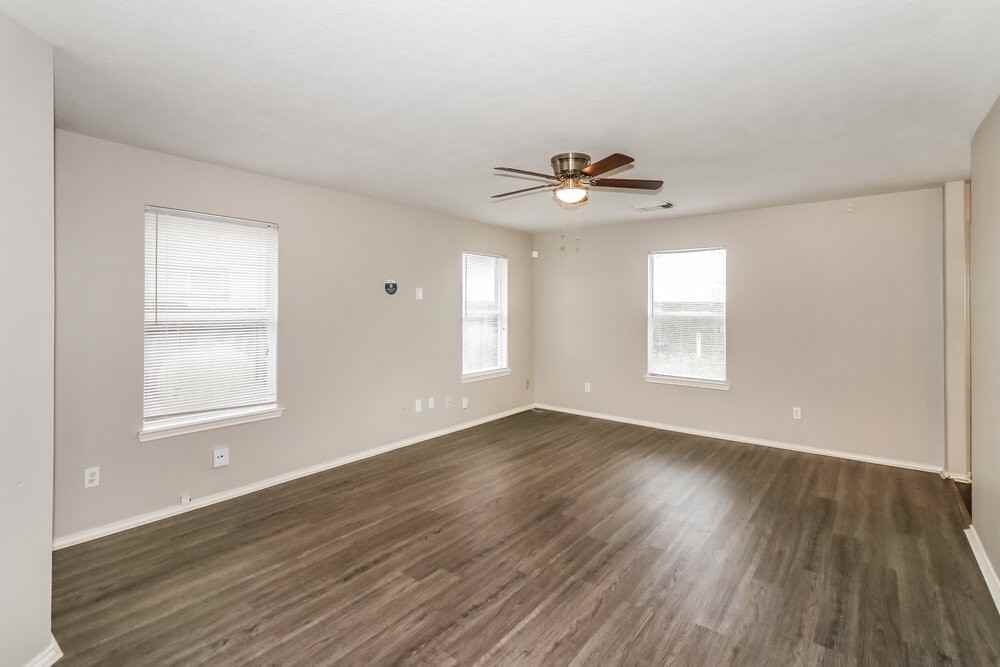 19315 Montclair Meadow Ln - Photo 5 of 17