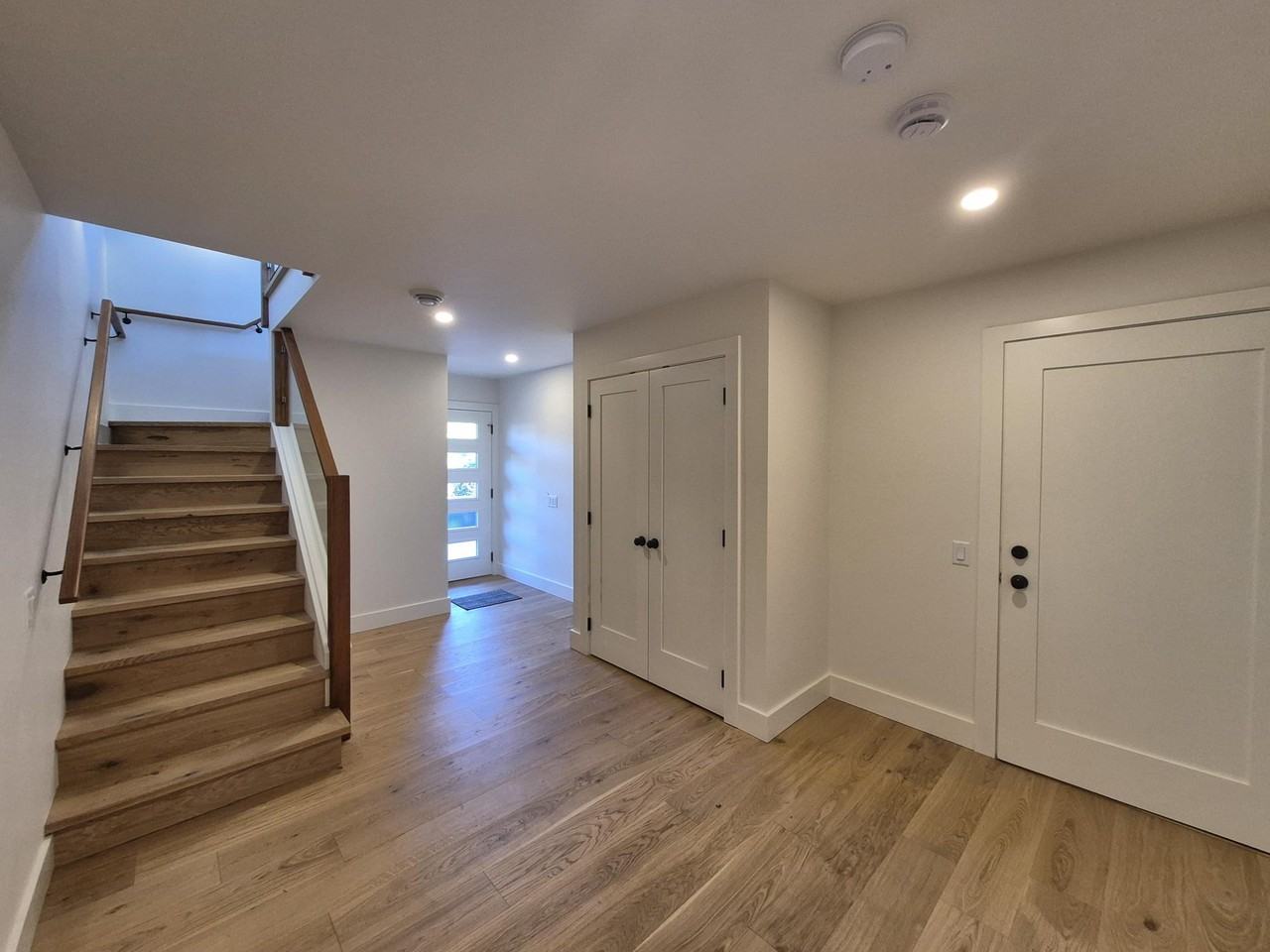 2421 Mountain Heights Dr #MAIN - Photo 2 of 20
