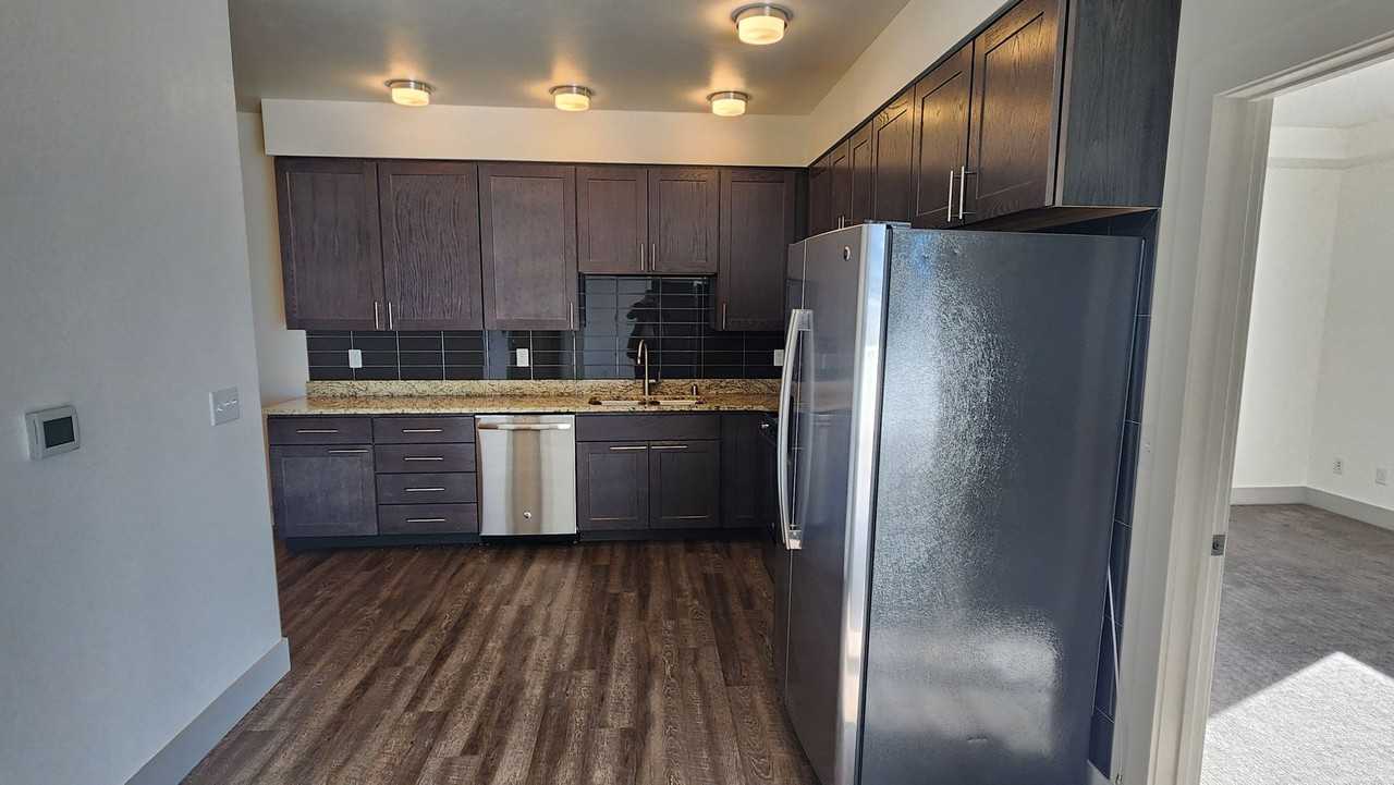 TOO812 - Photo 5 of 32