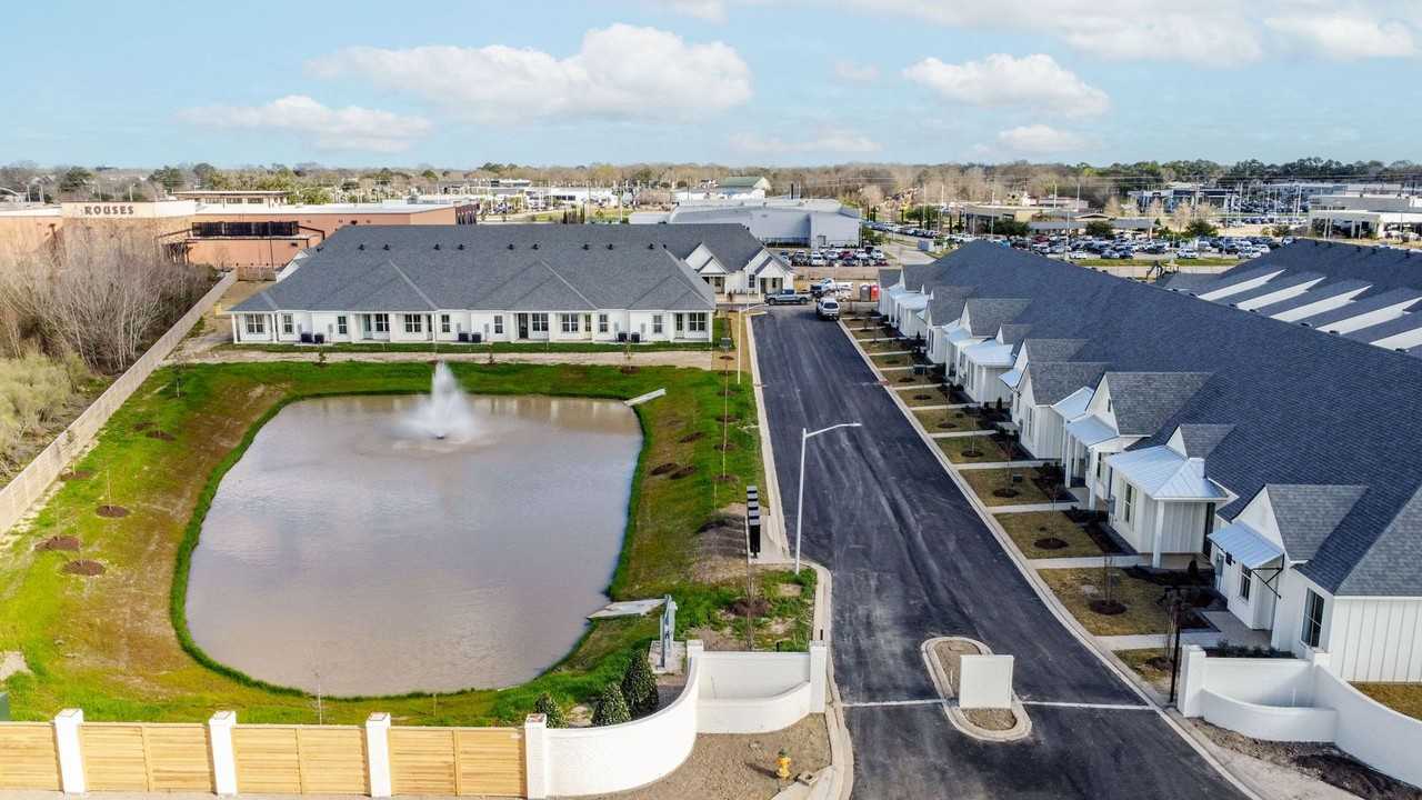 310 Edsall Ln - Photo 5 of 46