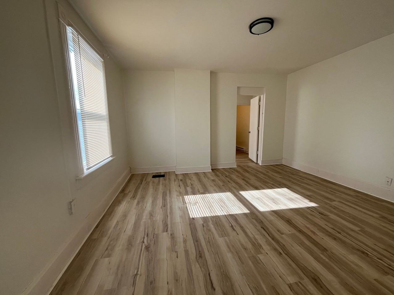 4307 Hays Ave - Photo 3 of 25