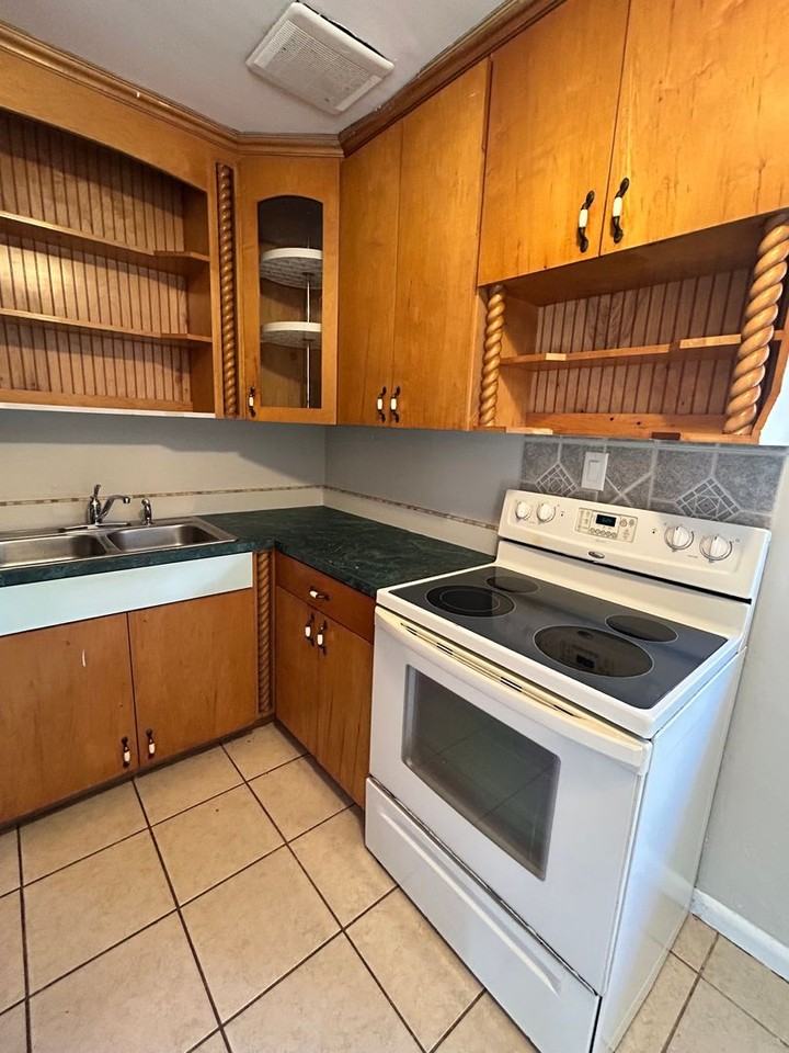 2227 Dozier Dr - Photo 3 of 23