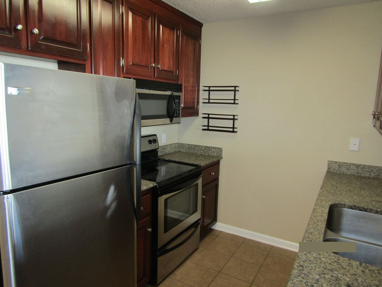 127 Concord Ave - Photo 2 of 10