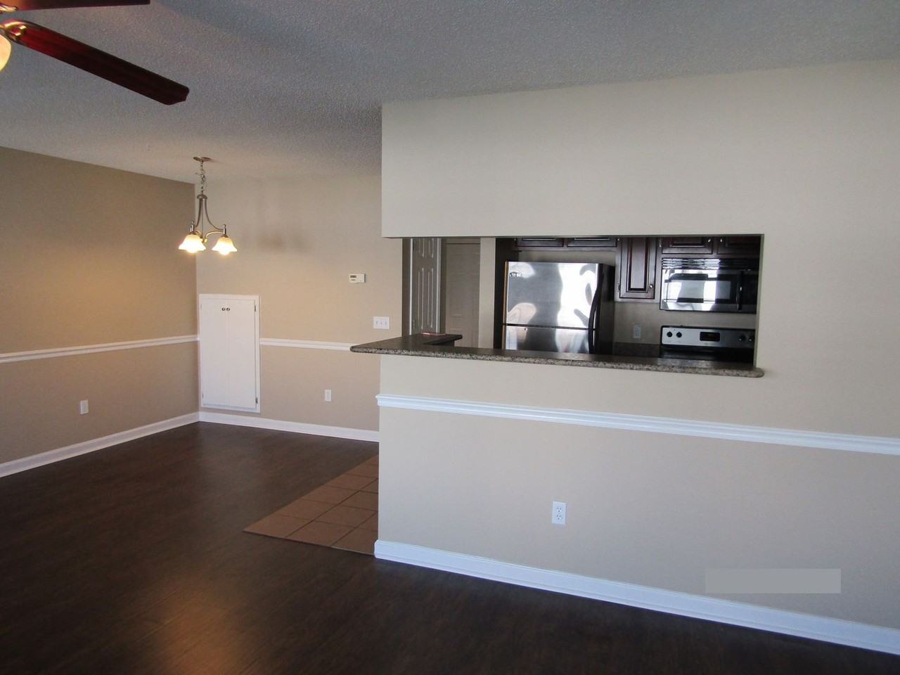 127 Concord Ave - Photo 4 of 10