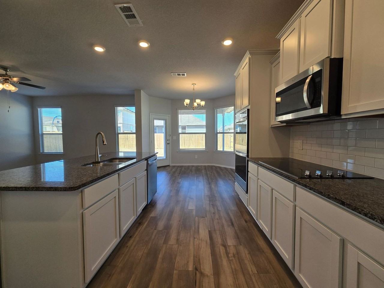 2333 Aylesbury Dr - Photo 7 of 35