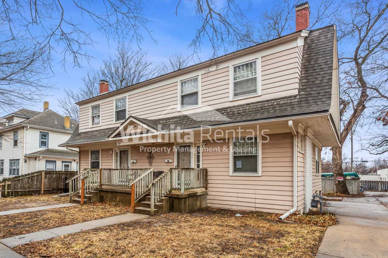 211 N Holyoke St - Photo 2 of 15