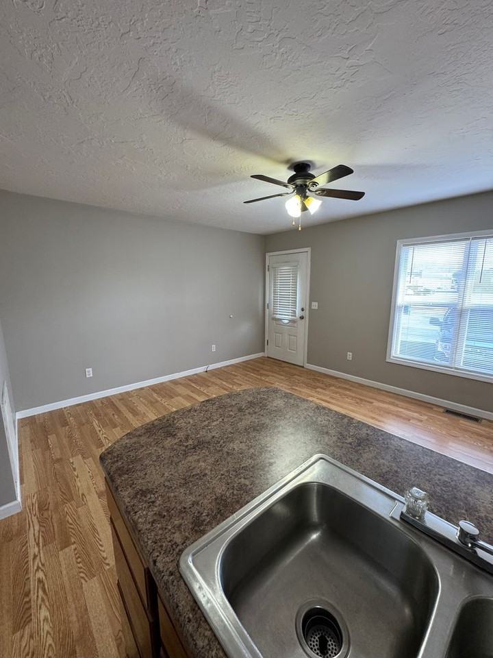 100 100 Bo Dr. - 100 A - Photo 3 of 6