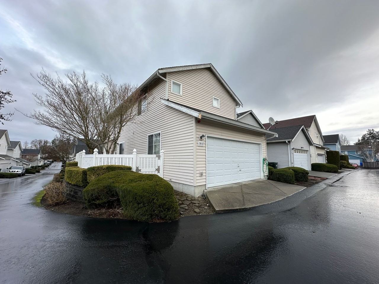 1441 Rooklidge St - Photo 2 of 10