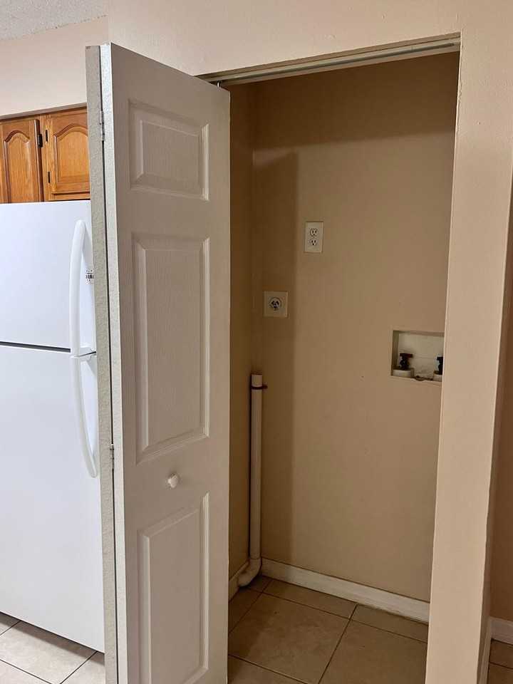 5004 La Salle St #B - Photo 4 of 8