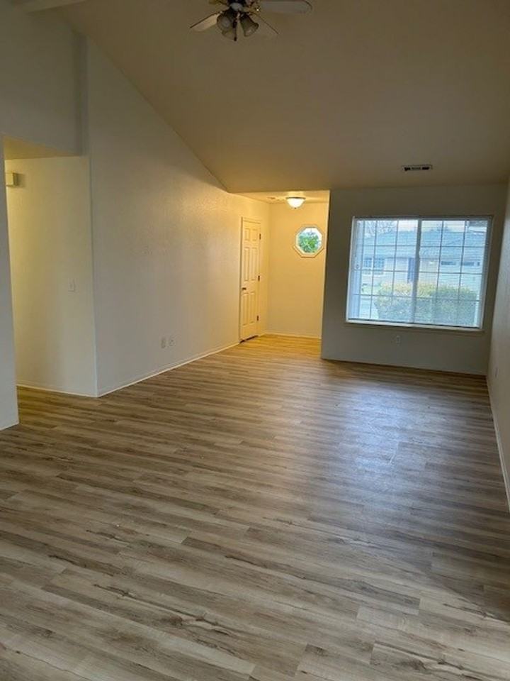 1771 Tanglewood Ln - Photo 4 of 17
