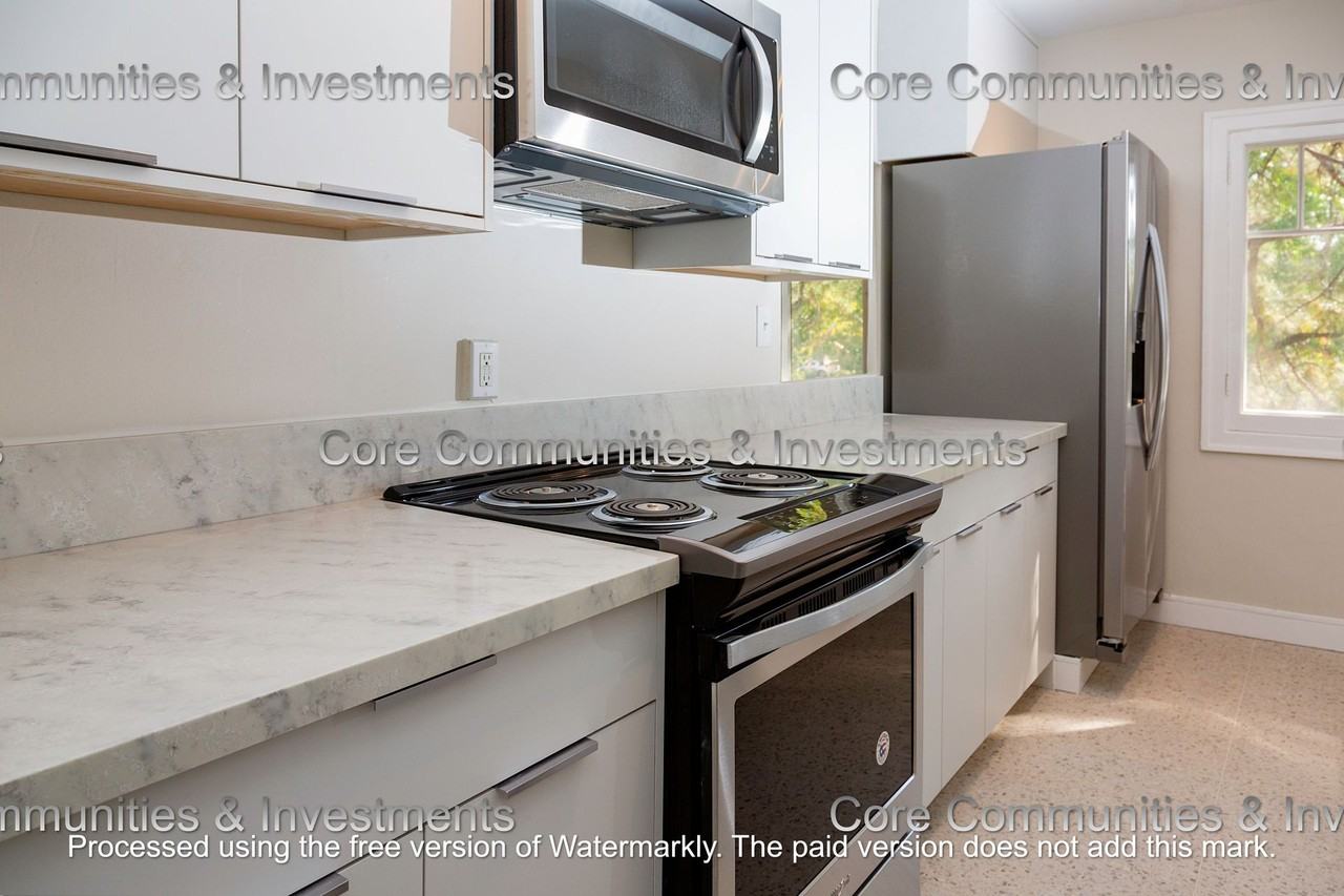 Pollyanna Apartments - Photo 2 of 8