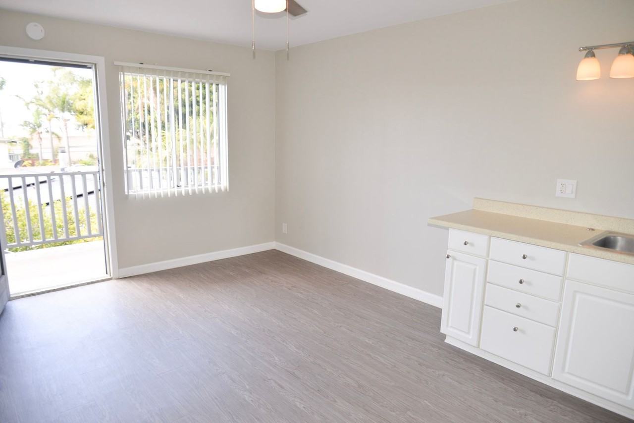 1 W Avenida Ramona - Photo 4 of 17