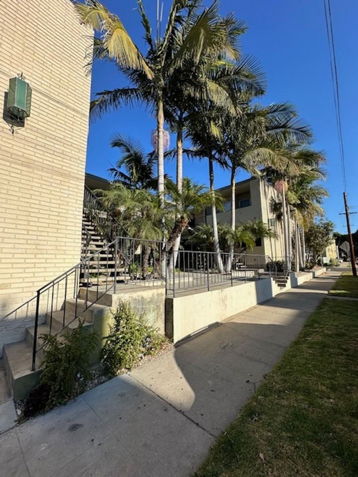 i11655 - Photo 3 of 6