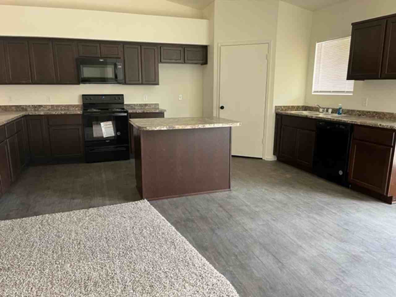 7333 E 37th Pl - Photo 3 of 10