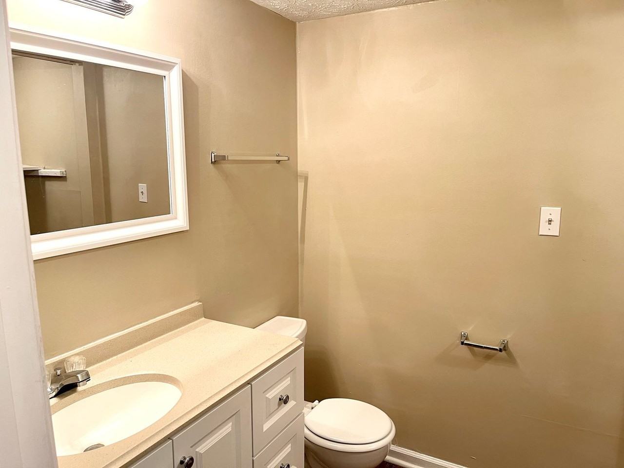 145 Meadowbrook Ct #C - Photo 6 of 17