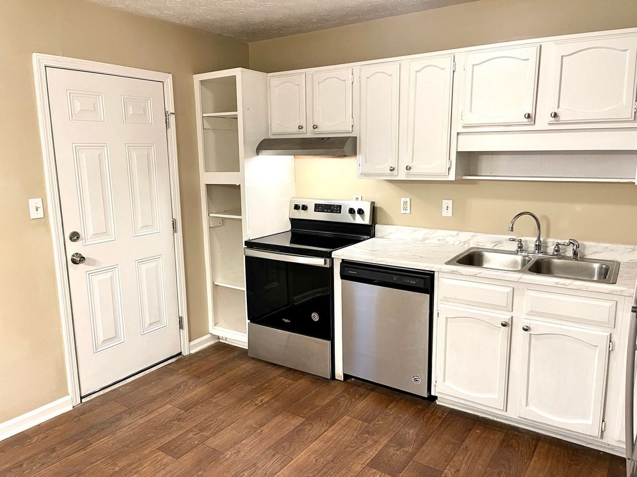 145 Meadowbrook Ct #C - Photo 7 of 17