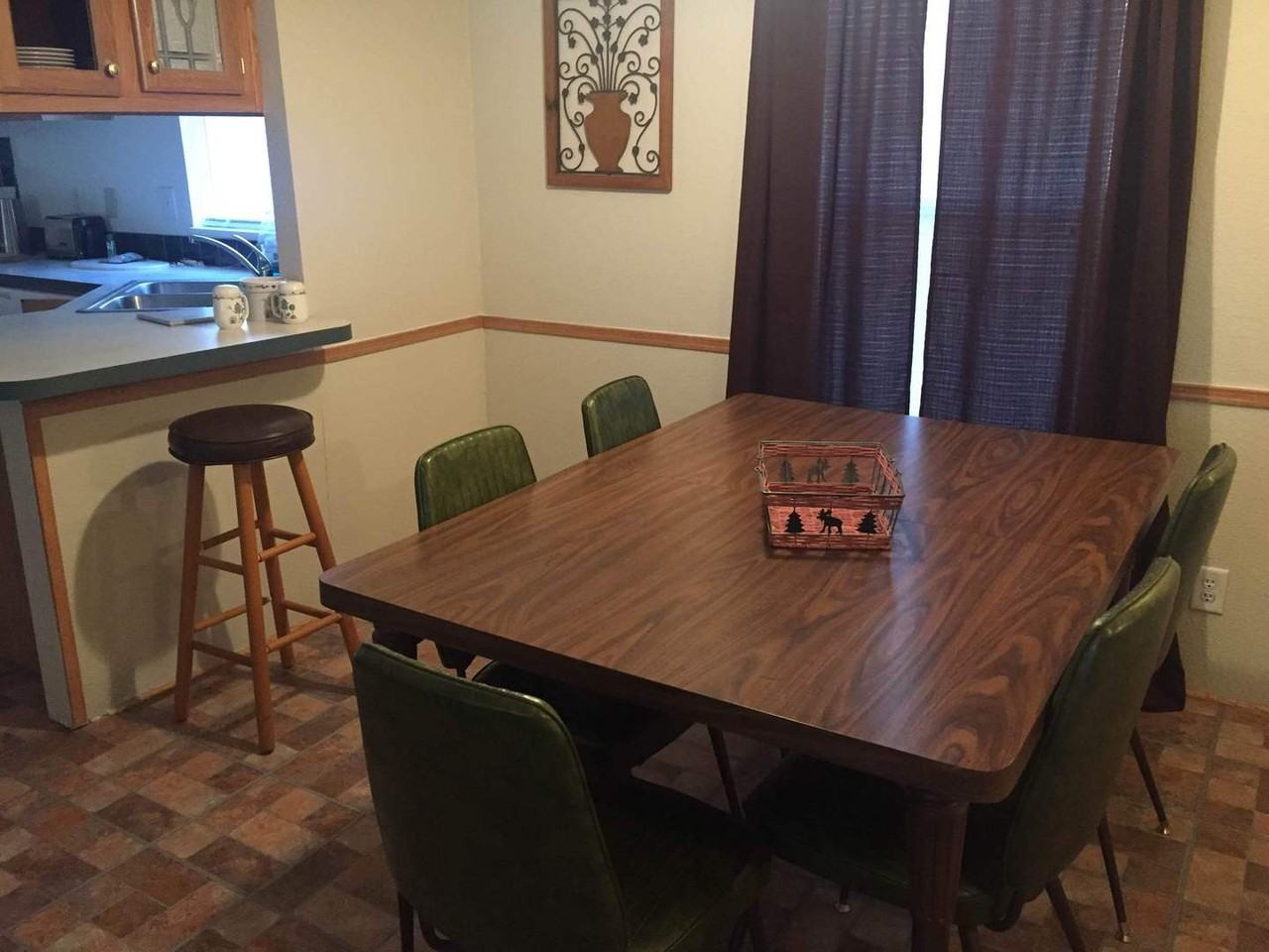 204 River St - Photo 2 of 10