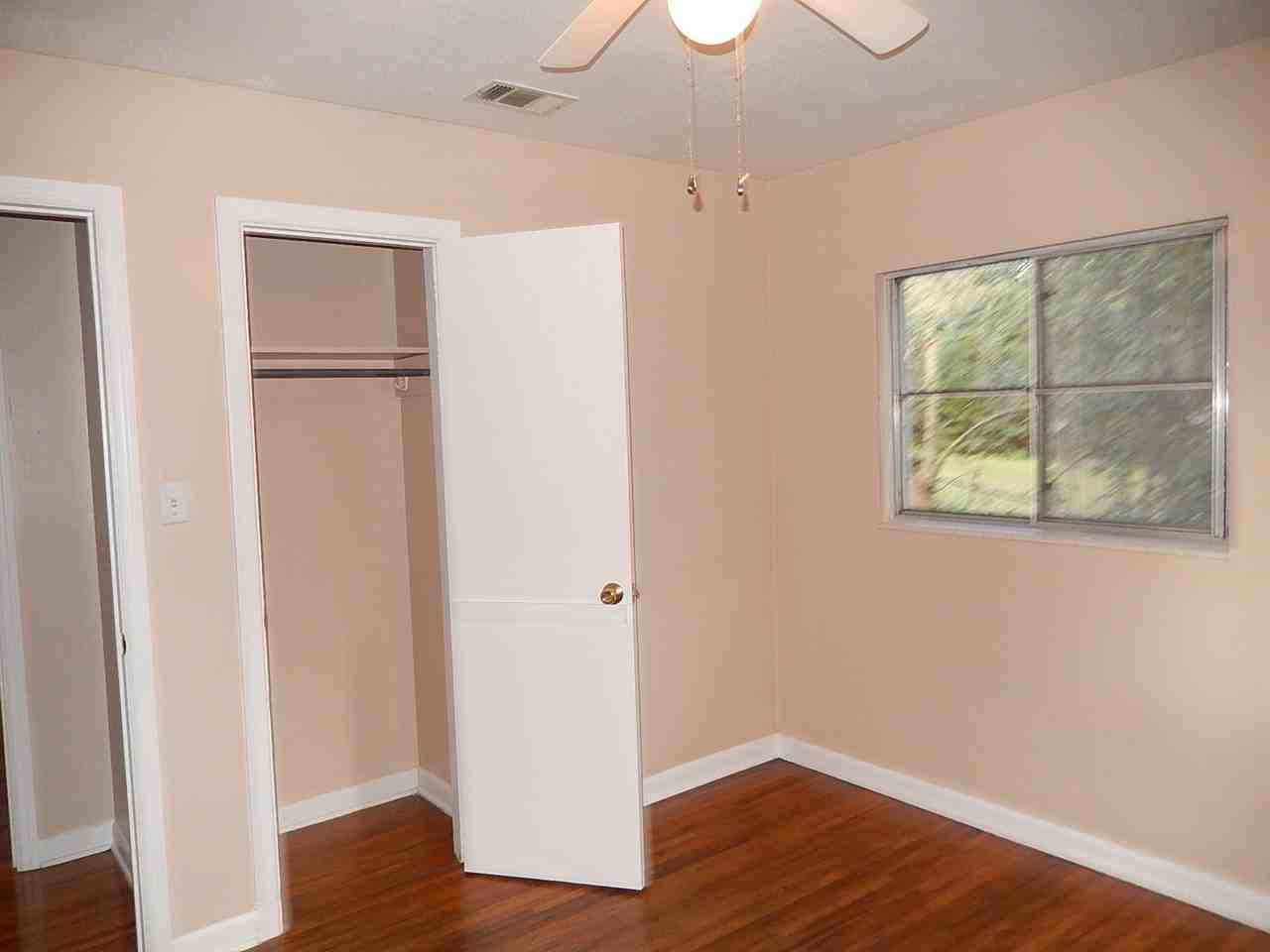 1500 Ridgeway St - Photo 2 of 14