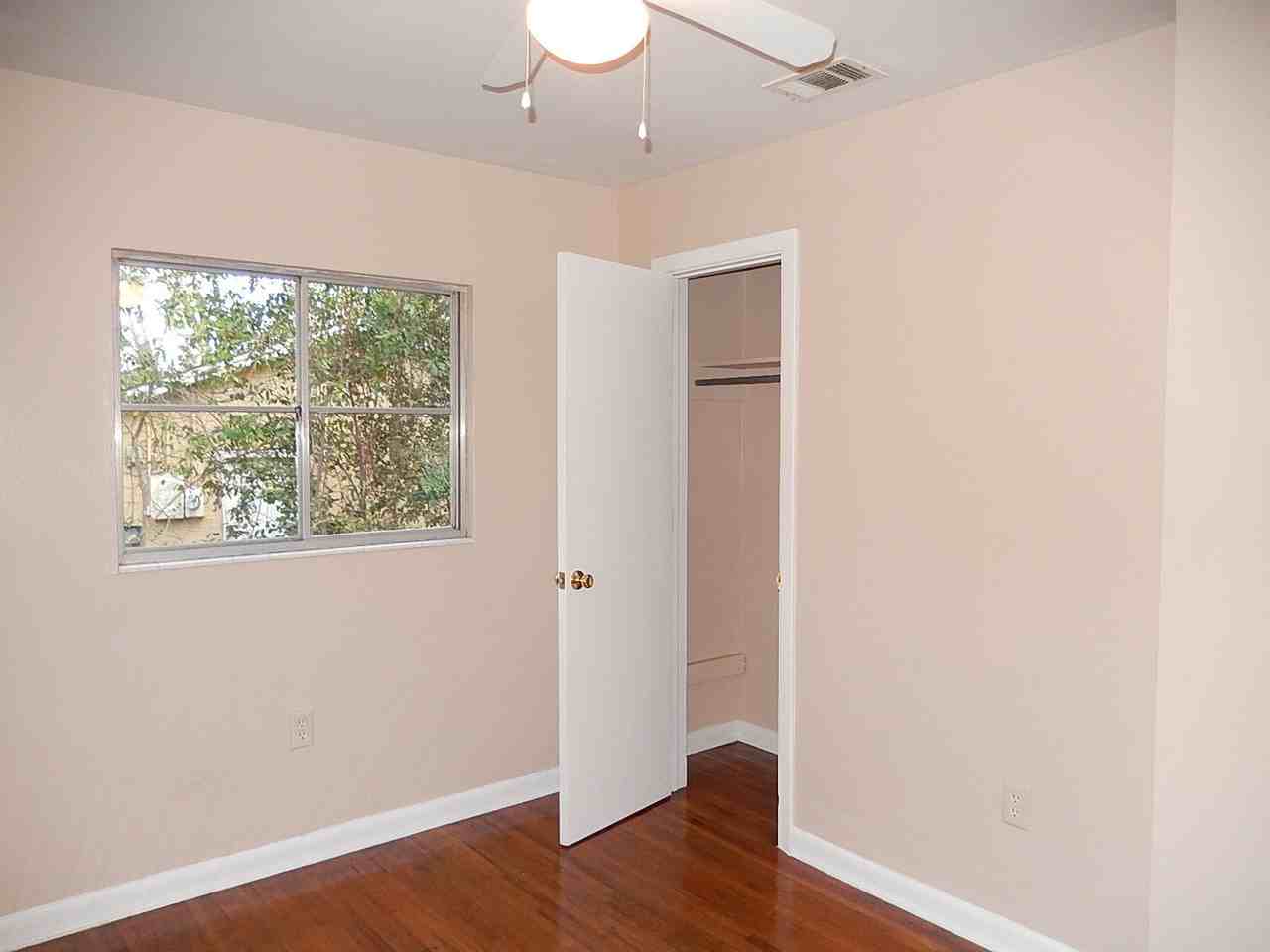 1500 Ridgeway St - Photo 3 of 14