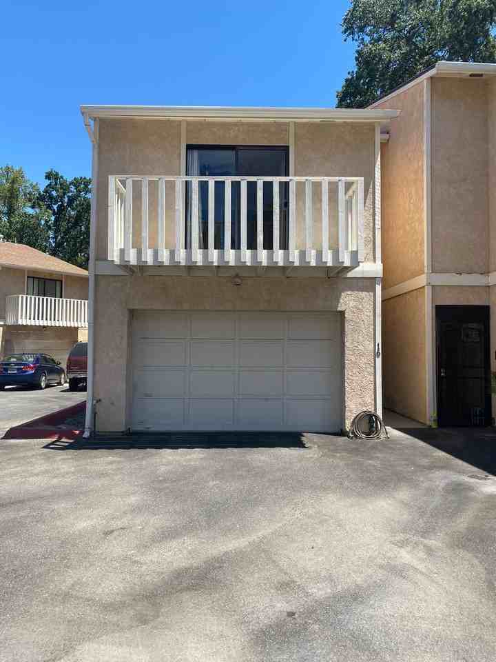 16 Green Ct #21 - Photo 2 of 50