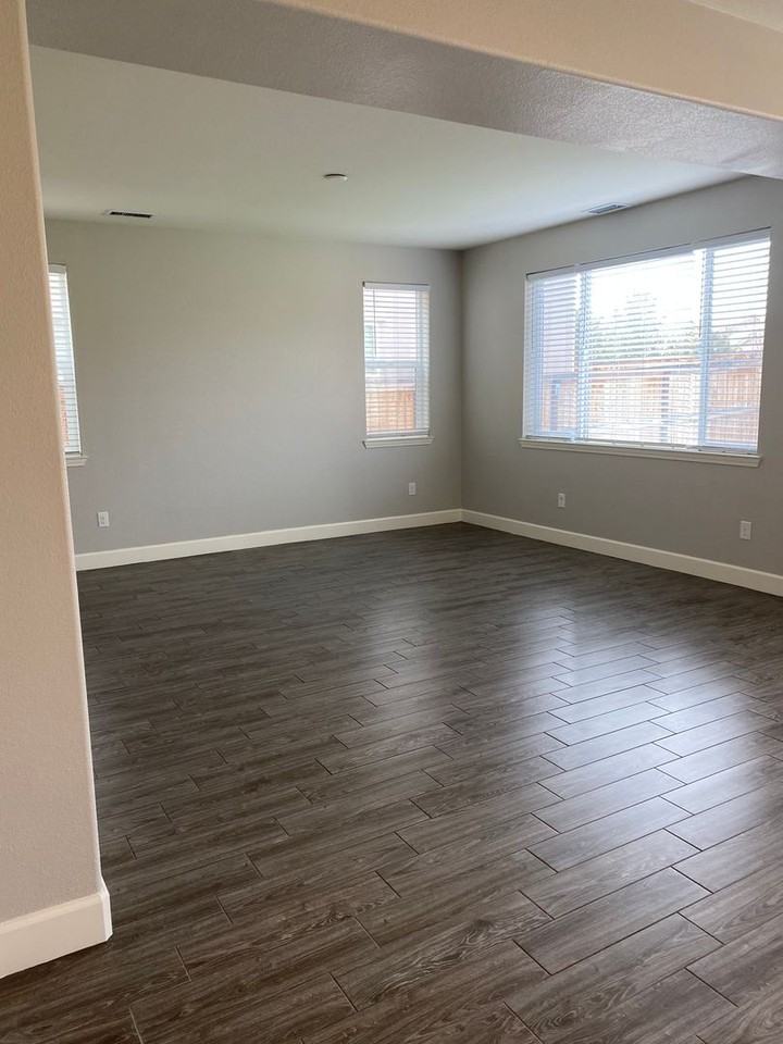 6057 Shining Sunset Dr - Photo 3 of 12