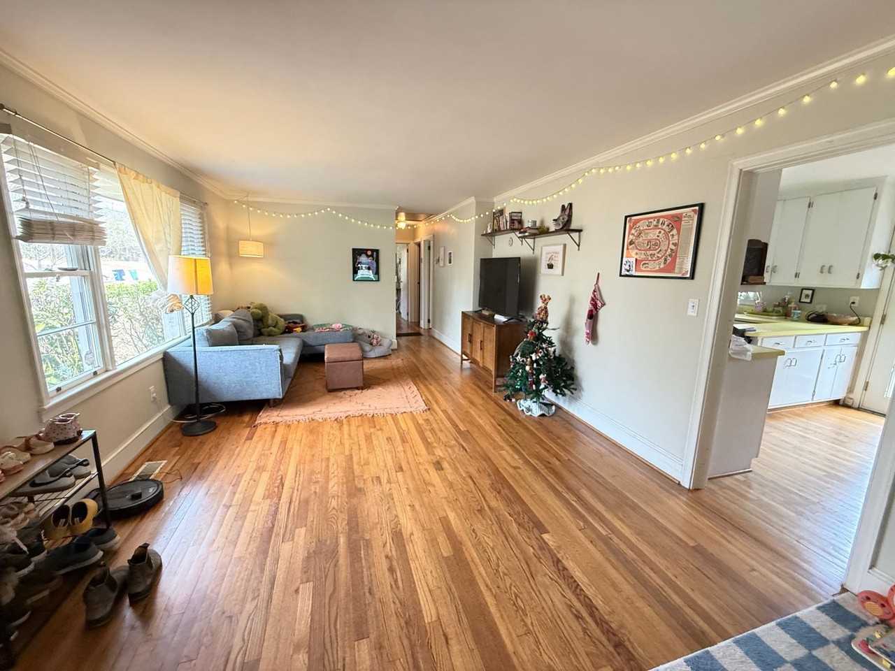 375 Talmadge Dr - Photo 3 of 27