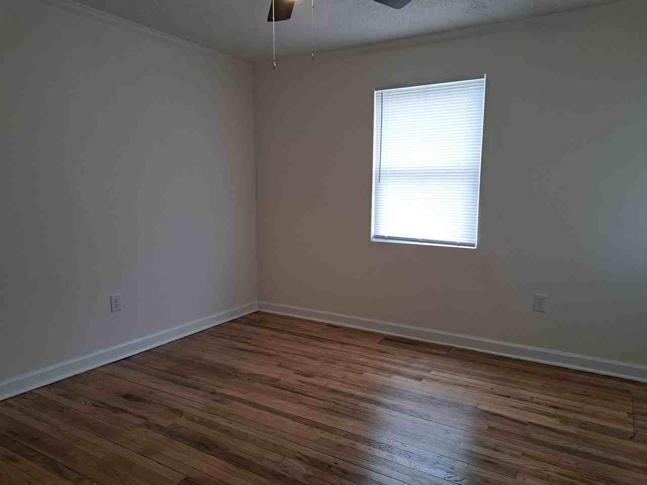 2919 Jefferson St - Photo 2 of 5