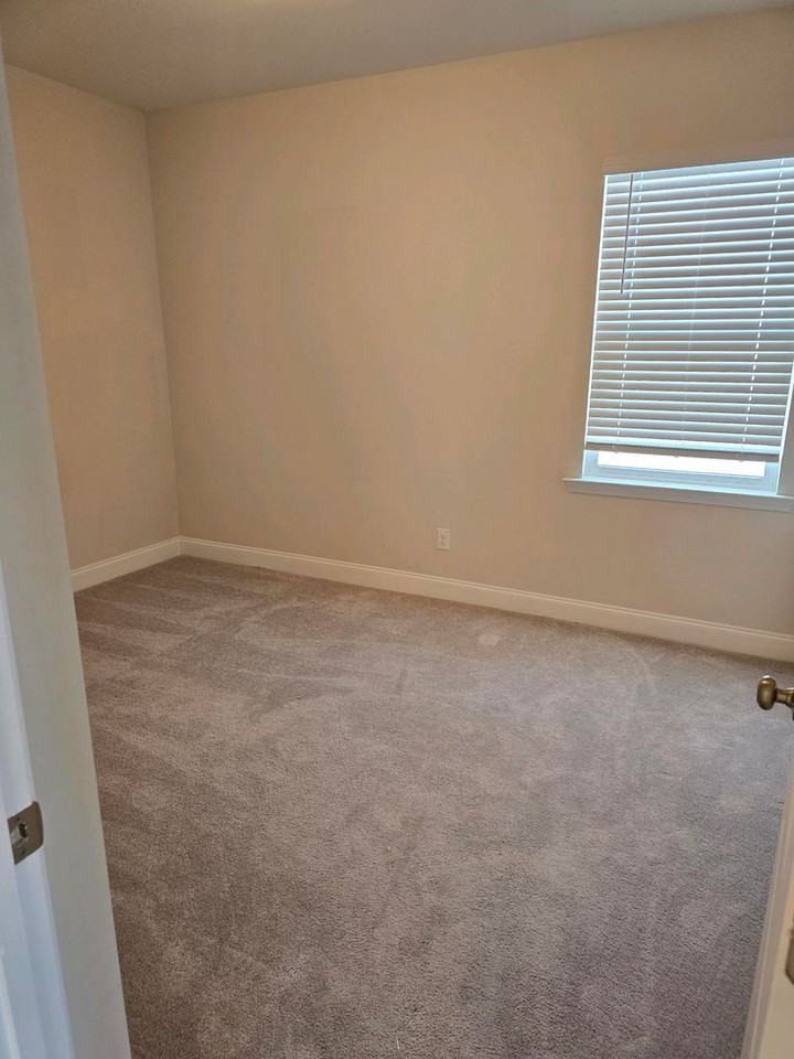 113 Patterson Ave - Photo 5 of 20