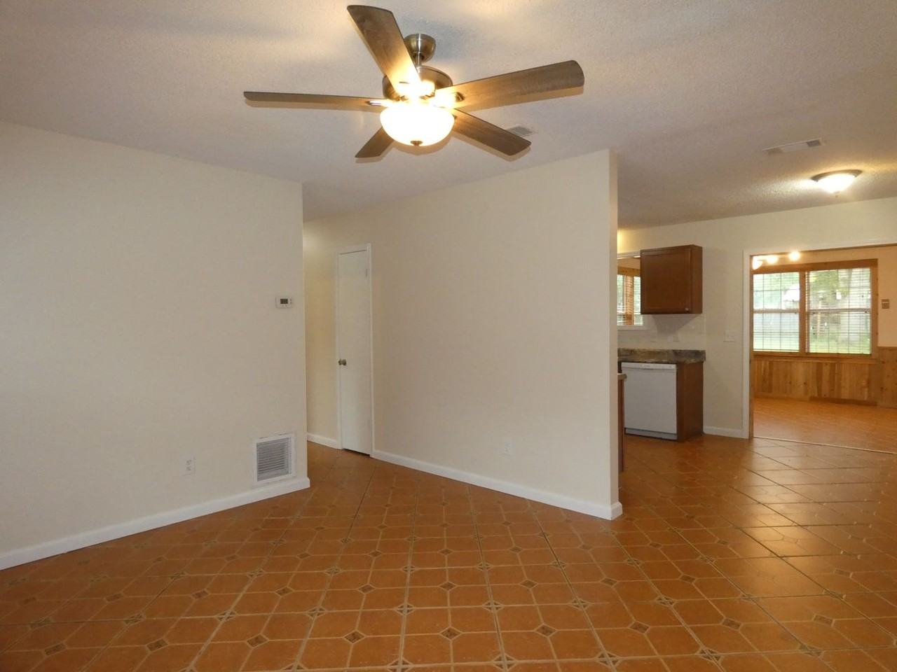 4606 Southern Pl - Photo 4 of 28