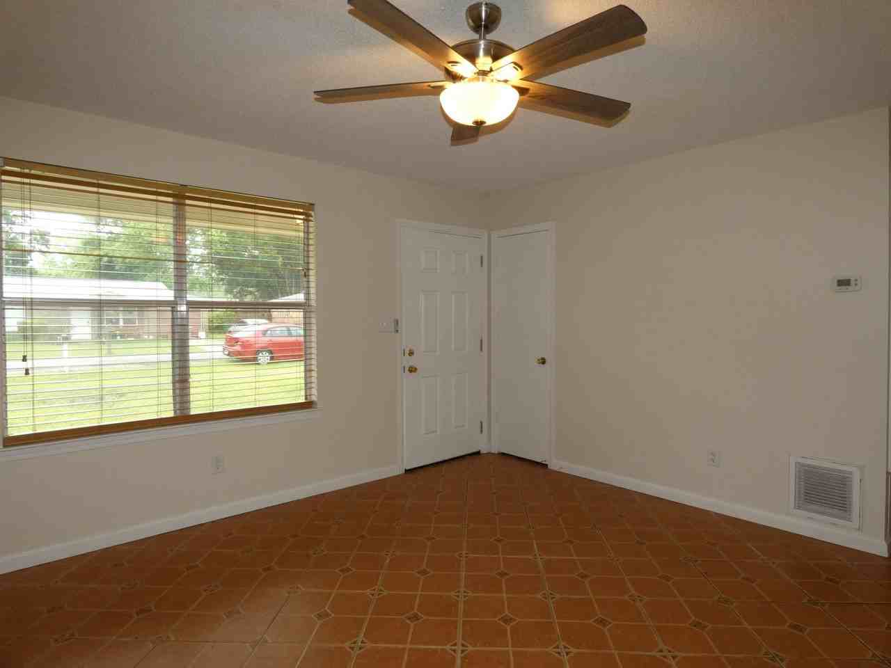 4606 Southern Pl - Photo 5 of 28