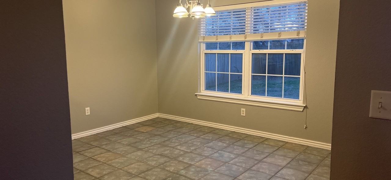 2607 Sw 10th St - Photo 6 of 15