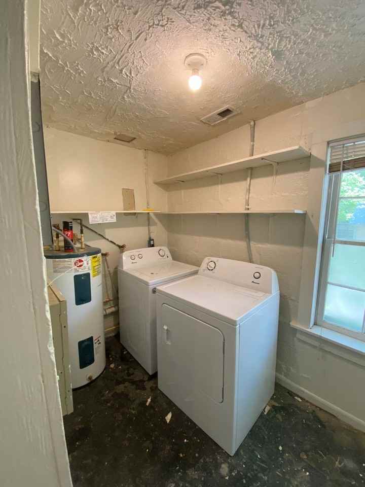 570 Fuller St - Photo 6 of 18