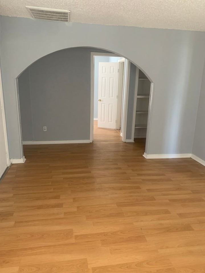 1929 Nw 19th Ave - Photo 2 of 10