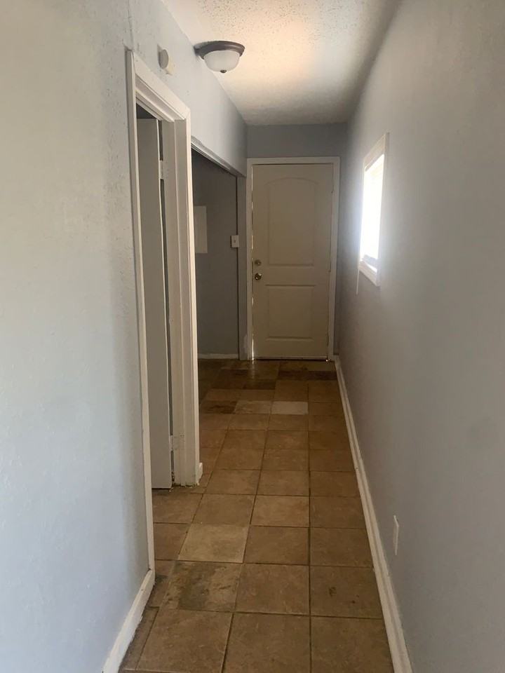 1929 Nw 19th Ave - Photo 5 of 10