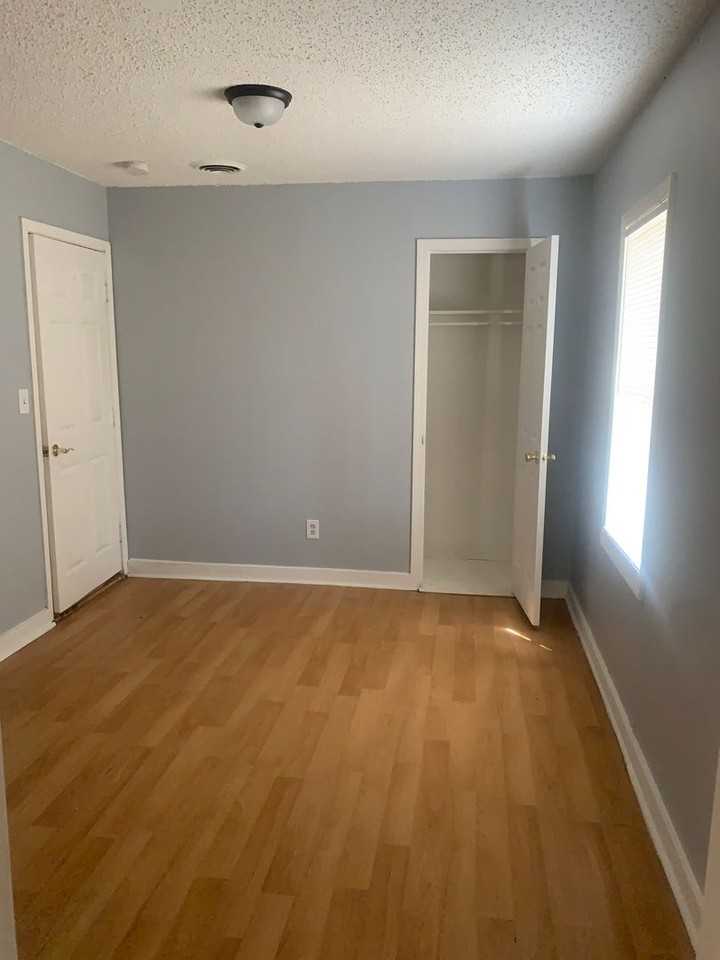 1929 Nw 19th Ave - Photo 6 of 10