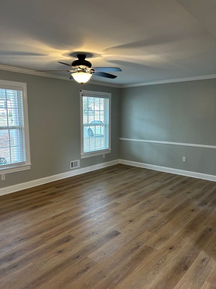 7 Vanderbilt Cir - Photo 2 of 21
